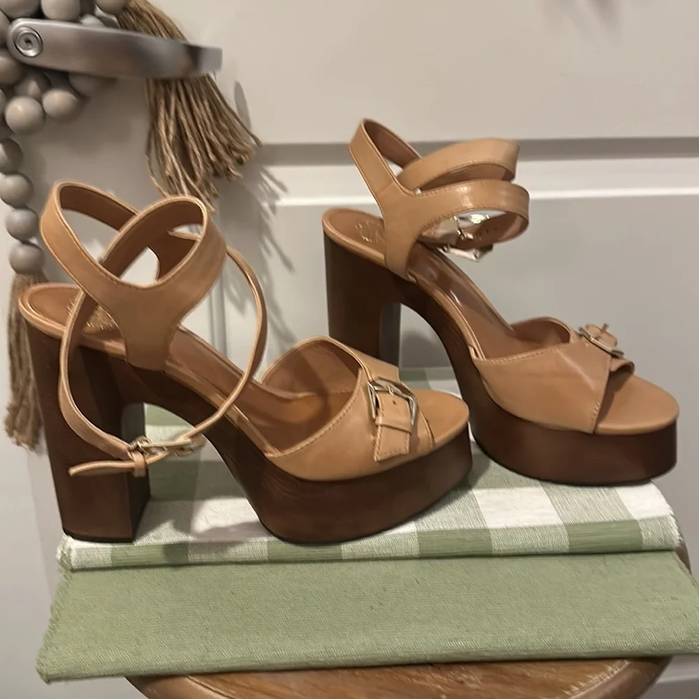 Vince Camuto absolutely gorgeous